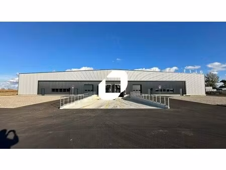 vente local d'activités 1 878 m² à 3 858 m²
