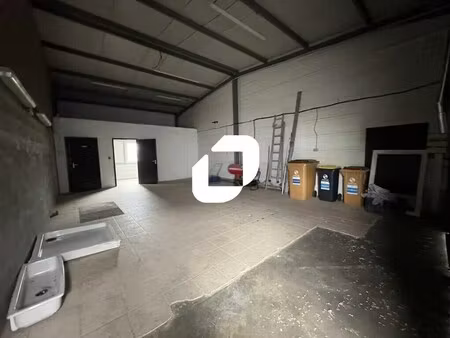 vente local d'activités 1 380 m²