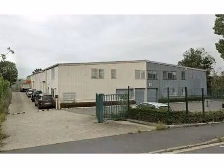 vente local d'activités 1 290 m²