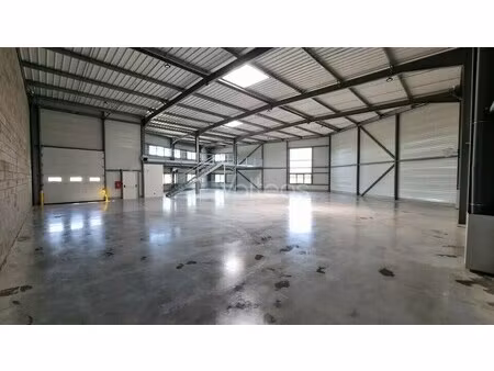 vente local d'activités 589 m²