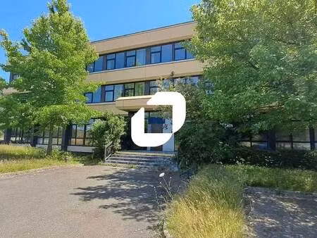 vente local d'activités 3 630 m²