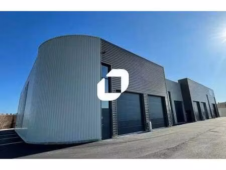 vente local d'activités 246 m² à 757 m²