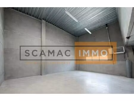 vente entrepôt 308 m²