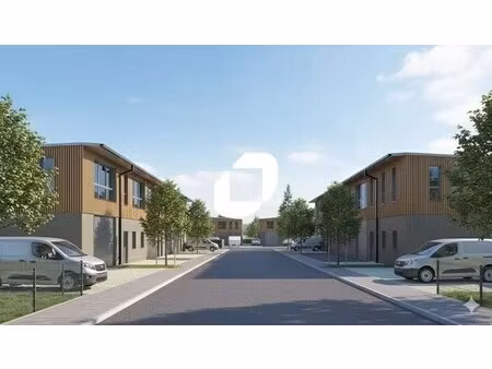 vente local d'activités 500 m²