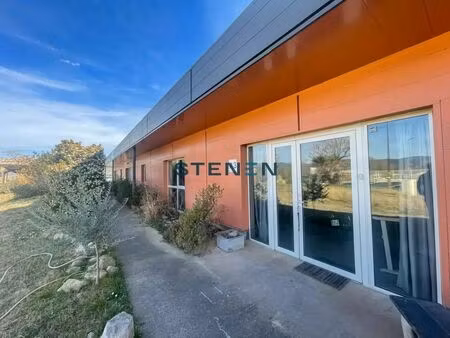 vente local d'activités 251 m²