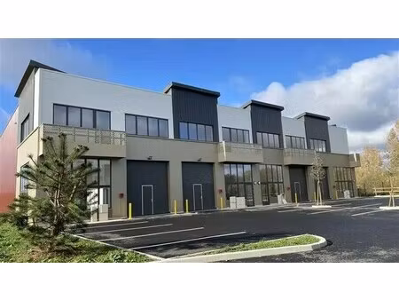 vente local d'activités 457 m² à 1 842 m²