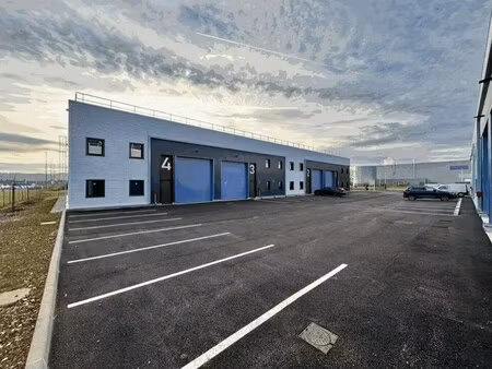 vente local d'activités 281 m²