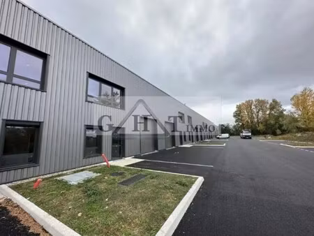 vente entrepôt 800 m²