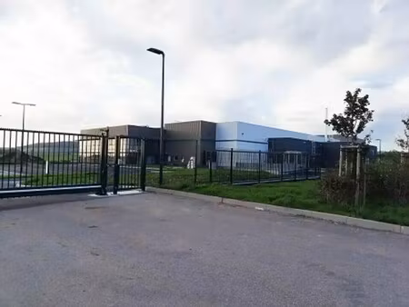 vente entrepôt 6 000 m²