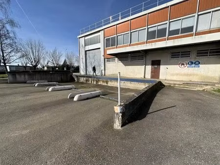 vente local d'activités 3 658 m²