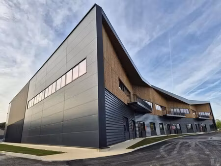 vente local d'activités 432 m² à 2 200 m²