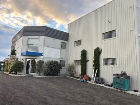 vente entrepôt riom 63200 619m²