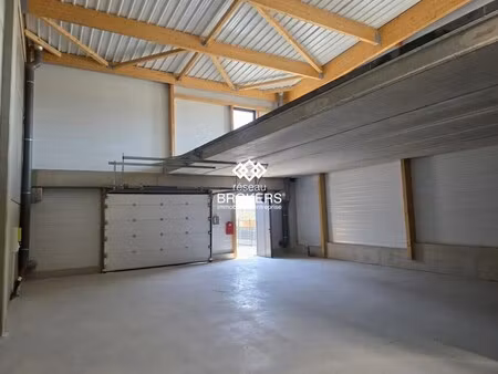 vente entrepôt 192 m²