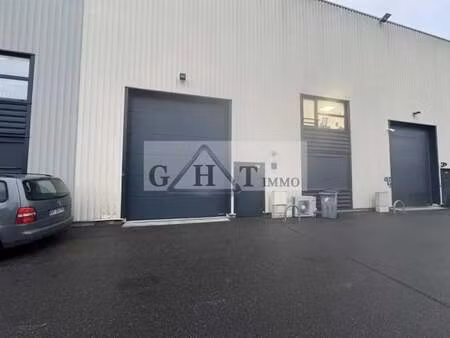 vente entrepôt 300 m²