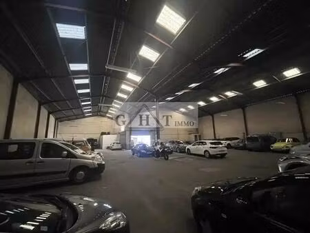 vente entrepôt 1 800 m²