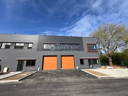 vente local d’activités buc 78530 427m²