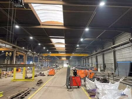 vente local d'activités 4 560 m²