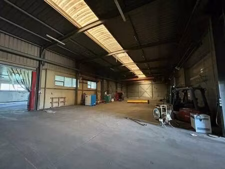 vente local d'activités 865 m²