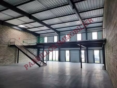 vente local d'activités 361 m²