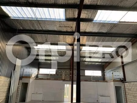 vente local d’activités saint jean d illac 33127 137m²