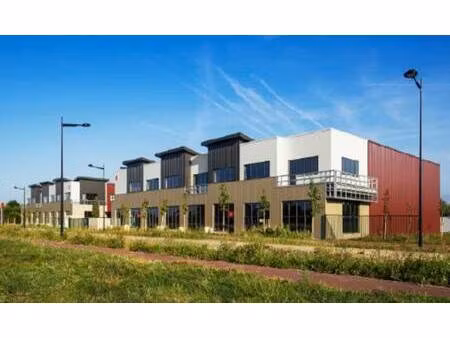 vente local d'activités 457 m² à 4 418 m²