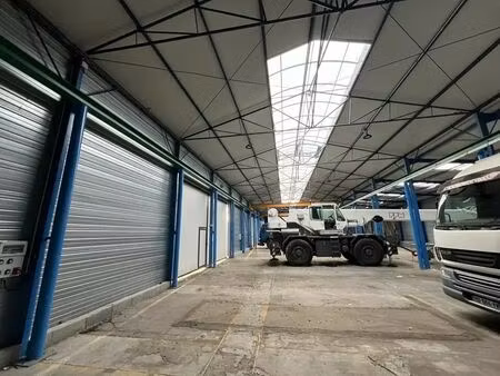 vente local d'activités 1 735 m²