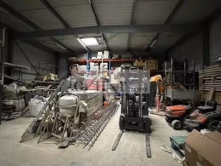 vente entrepôt 591 m²