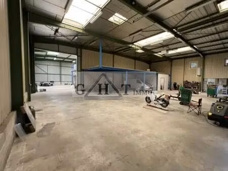 vente entrepôt 770 m²