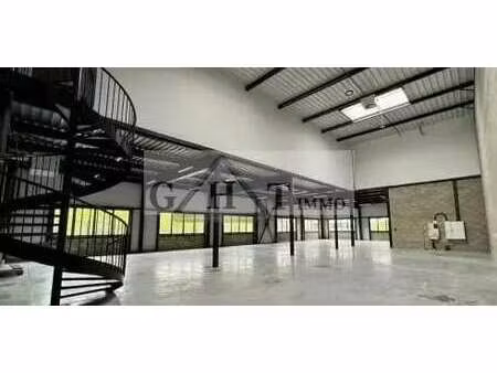 vente entrepôt 395 m²
