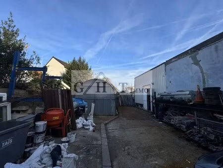 vente entrepôt 180 m²