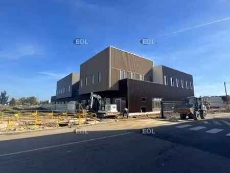 vente entrepôt 1 989 m²