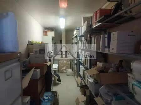 vente entrepôt 695 m²