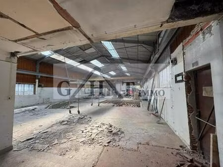 vente entrepôt 590 m²
