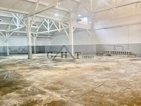 vente entrepôt 874 m²