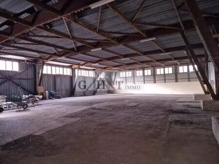vente entrepôt 1 601 m²
