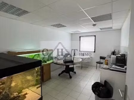 vente entrepôt 870 m²