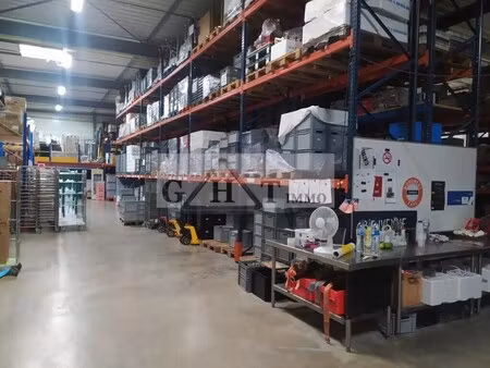 vente entrepôt 1 120 m²