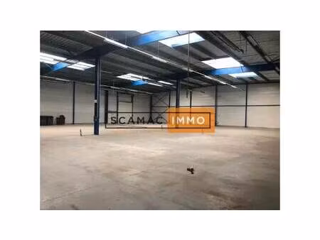 vente entrepôt 1 500 m²