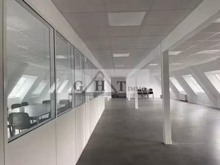 vente entrepôt 2 425 m²
