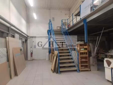 vente entrepôt 610 m²