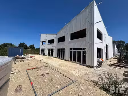 vente local d’activités carbon-blanc 33560 120m² à 5689m²