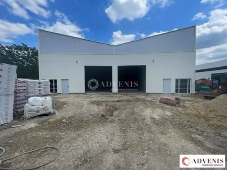 vente local d’activités carbon blanc 33560 89m² à 7432m²