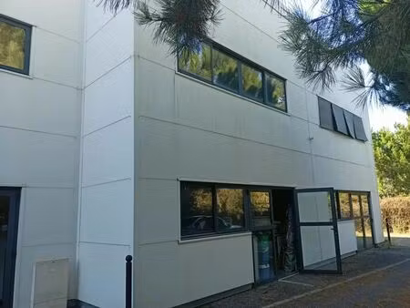 vente local d'activités 92 m²