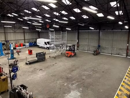 vente local d'activités 1 120 m²