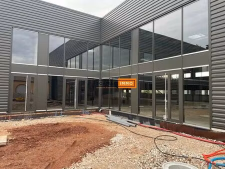 vente local d'activités 400 m²