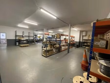 vente local d'activités 615 m²