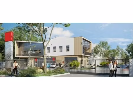 vente local d'activités 2 113 m²