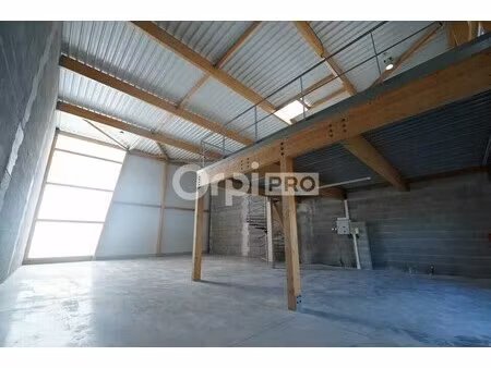 vente local d'activités 184 m² à 368 m²