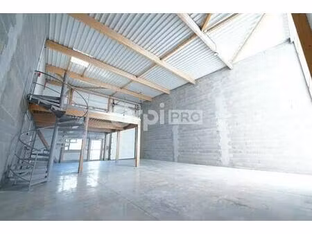 vente local d'activités 184 m² à 736 m²