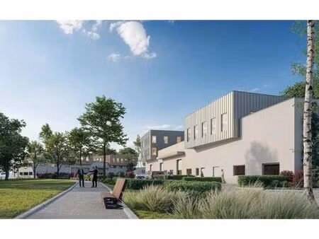 vente local d'activités 70 m² à 3 209 m²